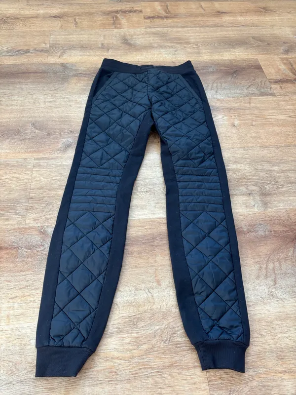 Alo Yoga Joggers Black - Image 4