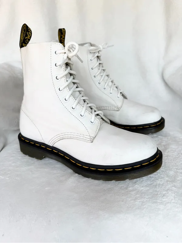 Dr. Martens 1460 Pascal Boots in Off White Size 8 - Image 9