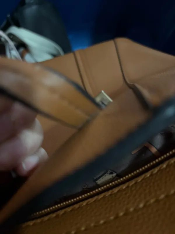 Source Unknown Tan Crossbody Tote with Gold Accents - Image 9