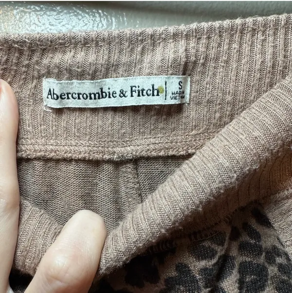 Abercrombie & Fitch Leopard Print Lounge Pants with Satin Tie - Image 3