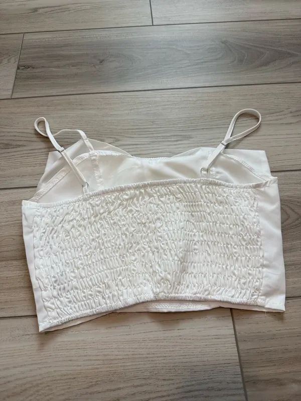 SHEIN Prive Big Bow Front Smocked Back Cami - Image 3