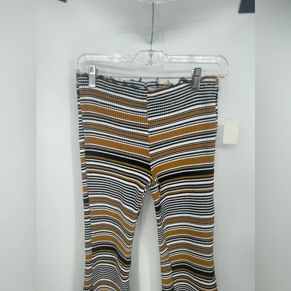 Better be, striped crop and pants, two-piece outfit,‎ sweater set size large - Image 5