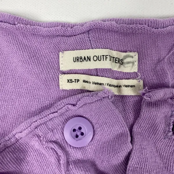 Urban Outfitters‎ Shirt Womens XS Purple Henley Long Sleeve Raw Hem Cropped - Image 4