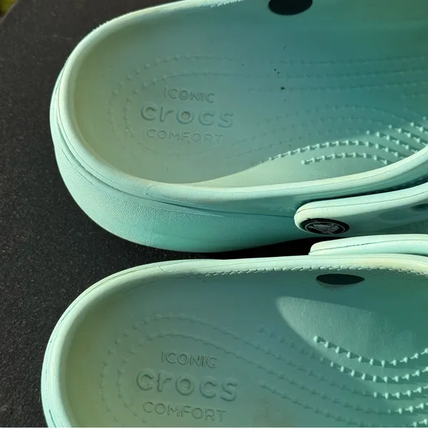 Crocs Women's Classic Clog - Light Blue Size 8 - Image 3