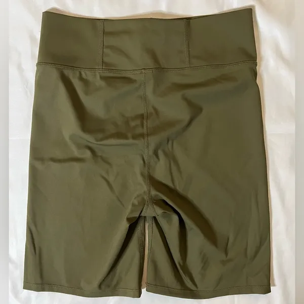 MWL by Madewell Form High-Rise 7" Biker Shorts in Kale Green Medium - Image 5