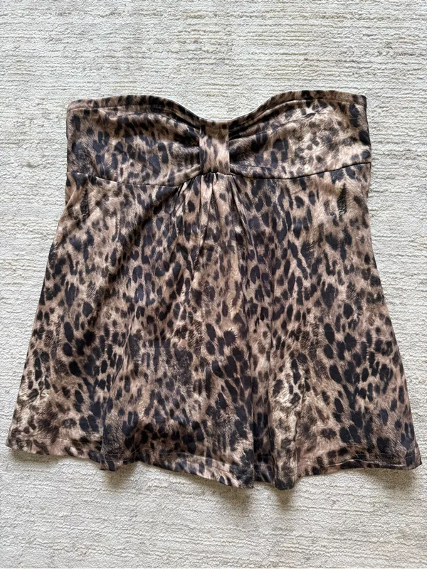 Leopard Print Strapless Peplum Top - Image 3