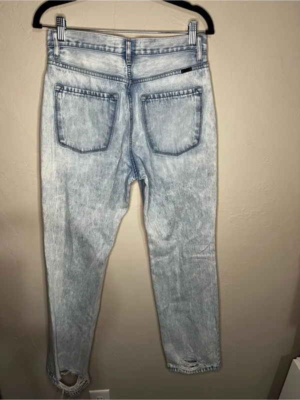 Kancan High Rise Button Fly Distressed Acid Wash Straight Leg Denim Jeans‎ - Image 8
