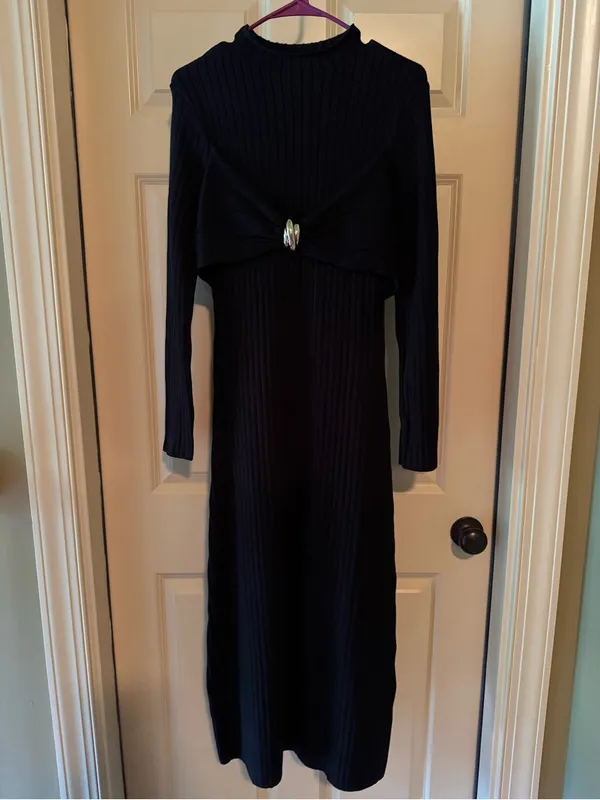 Able Black Ribbed Long-Sleeve Midi Dress with Front Knot and Metallic Accent - Image 5