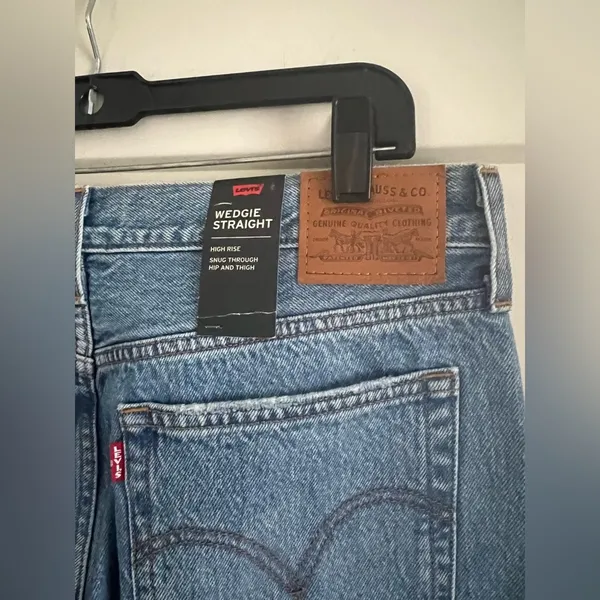 Levi’s 501 Wedgie Straight Jean size 32 - Image 7