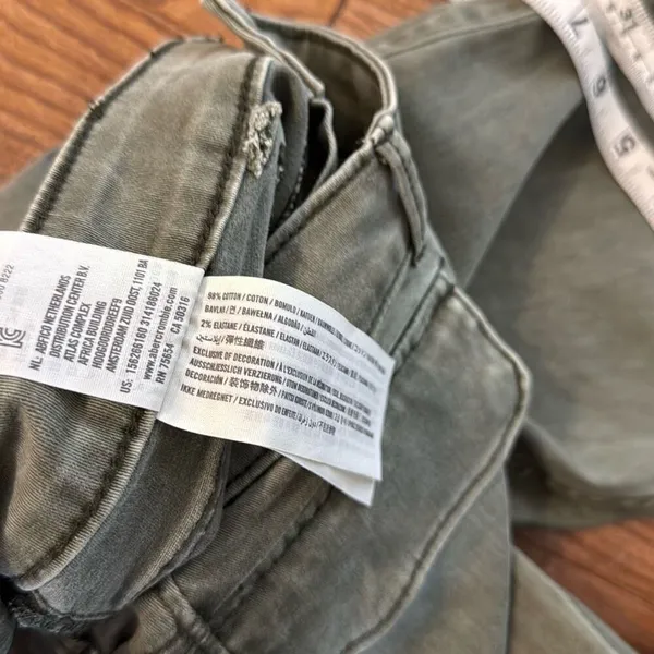 Abercrombie & Fitch olive mid rise seamed skinny pant size 28 - Image 5