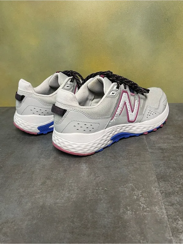 New Balance T410 Women's Gray/Pink Trail Running Shoes Size 11M - Image 10