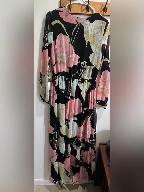 Lulus NWT Women Medium Black Pink Floral Lily Print Maxi Dress Summer Wedding - Image 7