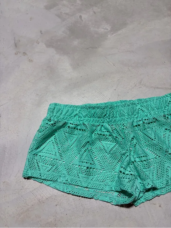 Lagaci NWT Women's Green Crochet Beach Shorts LARGE - Image 2
