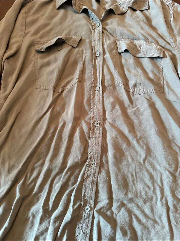 Banana Republic Women's Button-Down Shirt in Grayish Green - Image 5