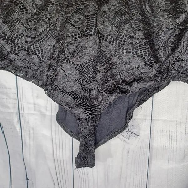 Nine Britton Black Floral Lace Sleeveless V-Neck Festival Whimsigoth Bodysuit - Image 3