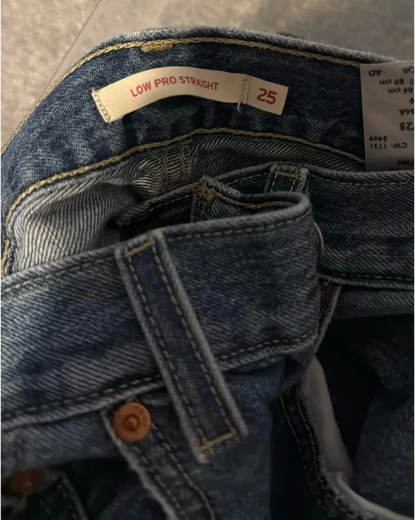 Levi’s Low Pro Straight Jeans - Image 4