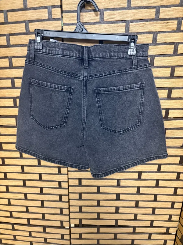 Time and tru black jean shorts size 4 - Image 2