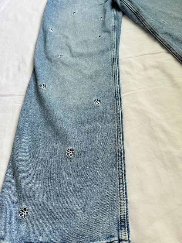 Hollister W25S Ultra High Rise Dad Jeans Floral Embroidered Light Wash - Image 13