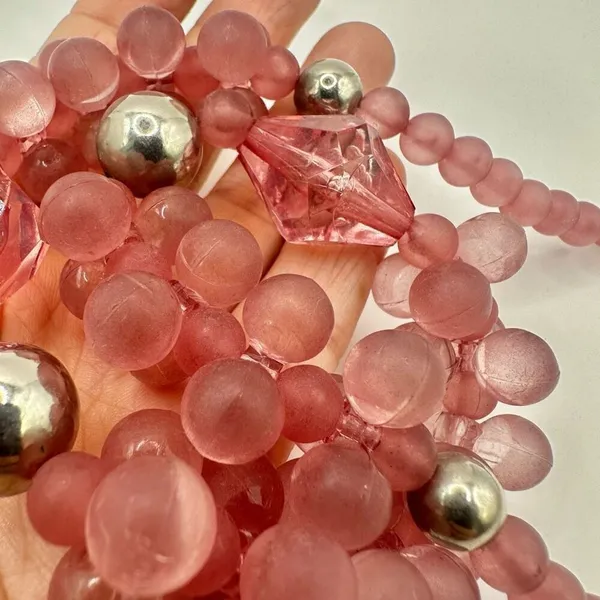 Pink cluster beaded vintage necklace - Image 9