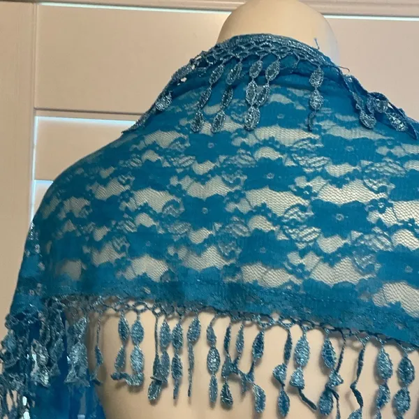 Elegant Blue Lace Scarf - Image 3