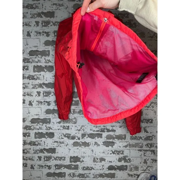 The North face | women bright colored rain coat with hood - Image 9