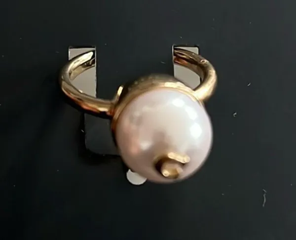 Coach Gold Pearl Ring with Signature “C” Size 9 New w/Tag - Image 2