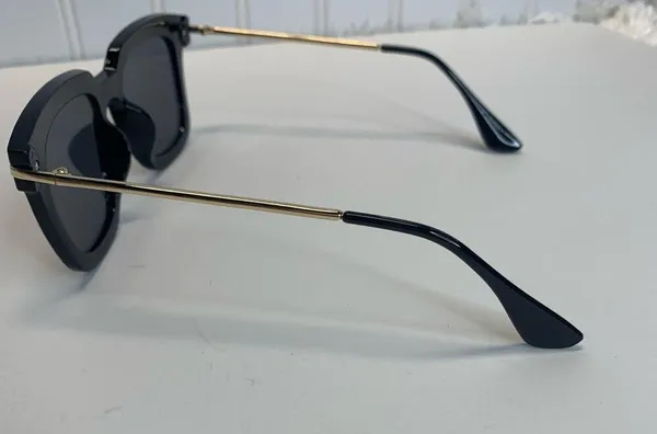 Aldo Brand Black Casual Glam Sunglasses Gold Metal - Image 3