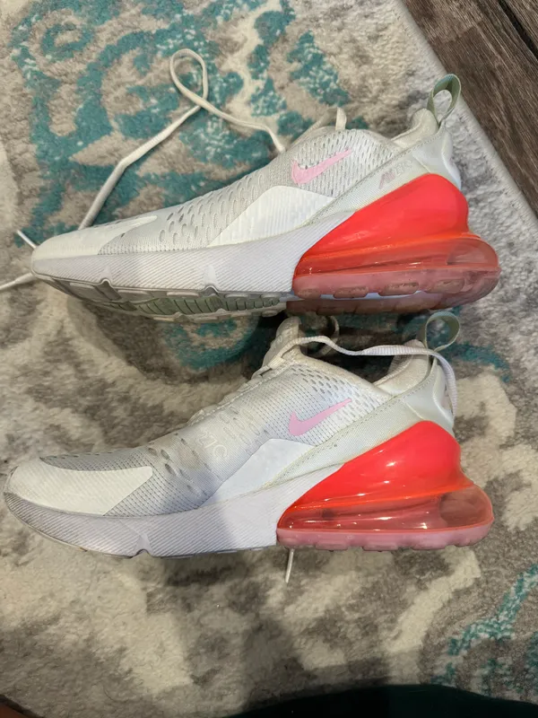 Nike Air Max 270 Shoes - Image 3