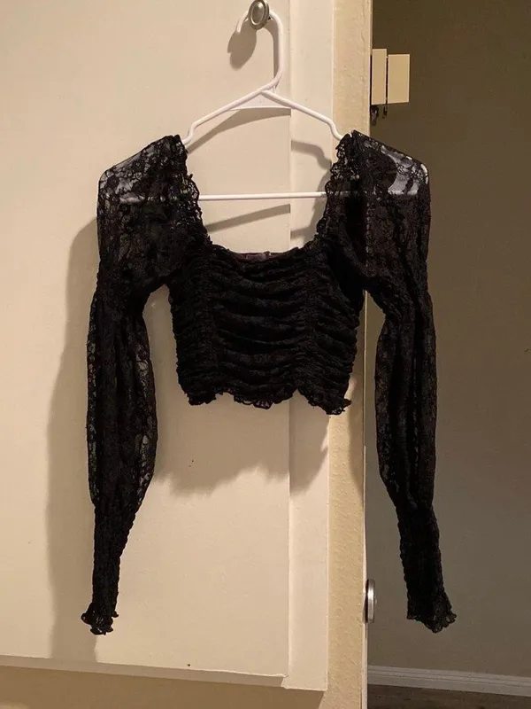 Urban Outfitters NWOT Crop Lace Top - Image 2