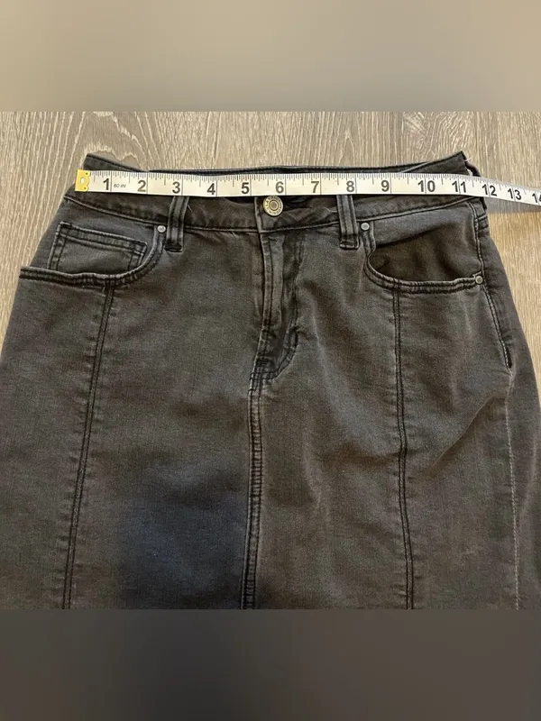 Pac Sun Black Charcoal Lightly Distressed Jean Denim Skirt Size 23 Stretch - Image 4