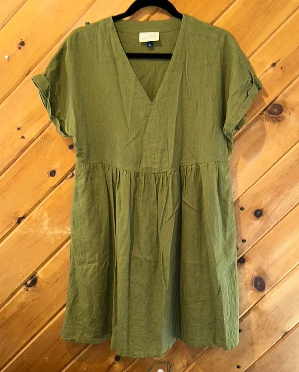 Universal Threads olive green linen shirt dress - Image 2
