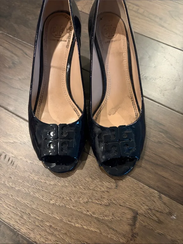 Tory Burch Navy Patent Lowell Peep Toe Wedge Heels Sz 7.5 - Image 3