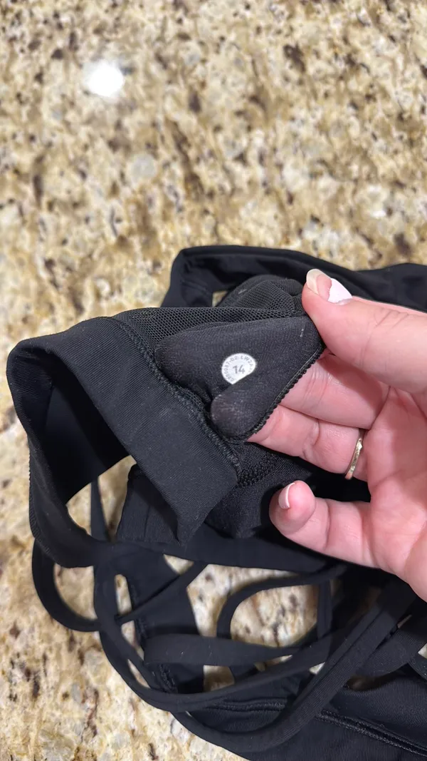 Lululemon sports bra  - Image 4