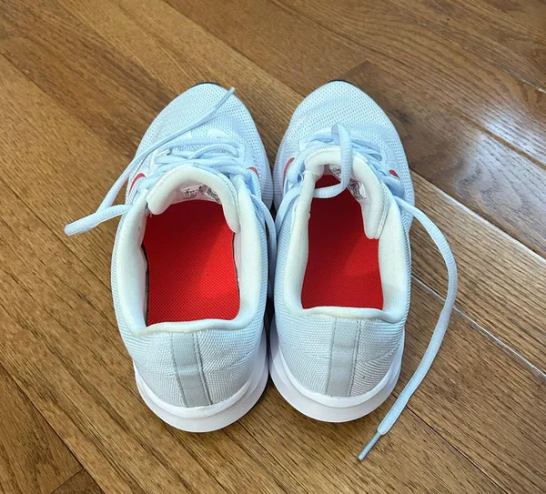 Nike shoes - Image 4
