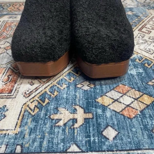 Zby Black Slip On Teddy Textured Clogs Size 8.5 Retro Fall - Image 4