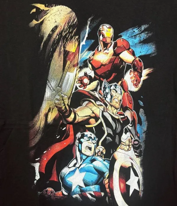 Marvel Avengers Comic Book Tshirt size XL - Image 2