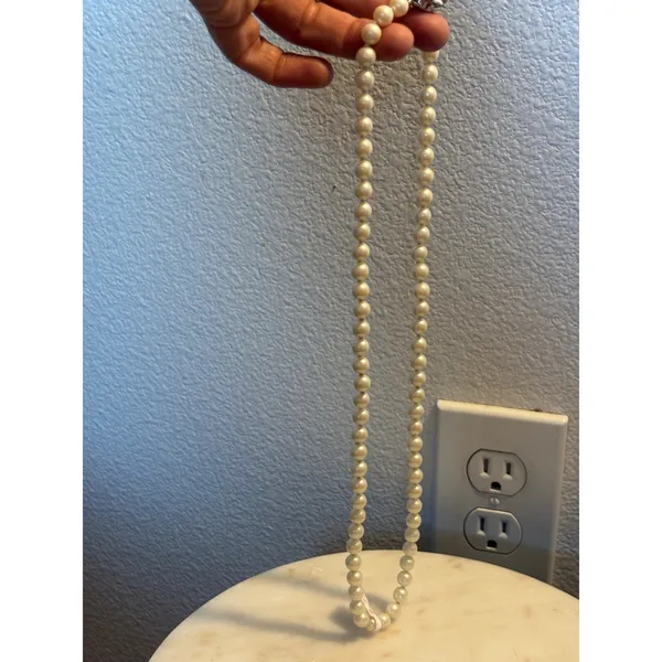 Vintage Style Faux Pearl Strand Necklace Silver Tone Floral Filigree Clasp Cream - Image 2