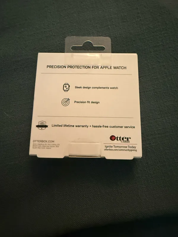 Otter Box Apple Watch Bumper 40mm Black - Image 3
