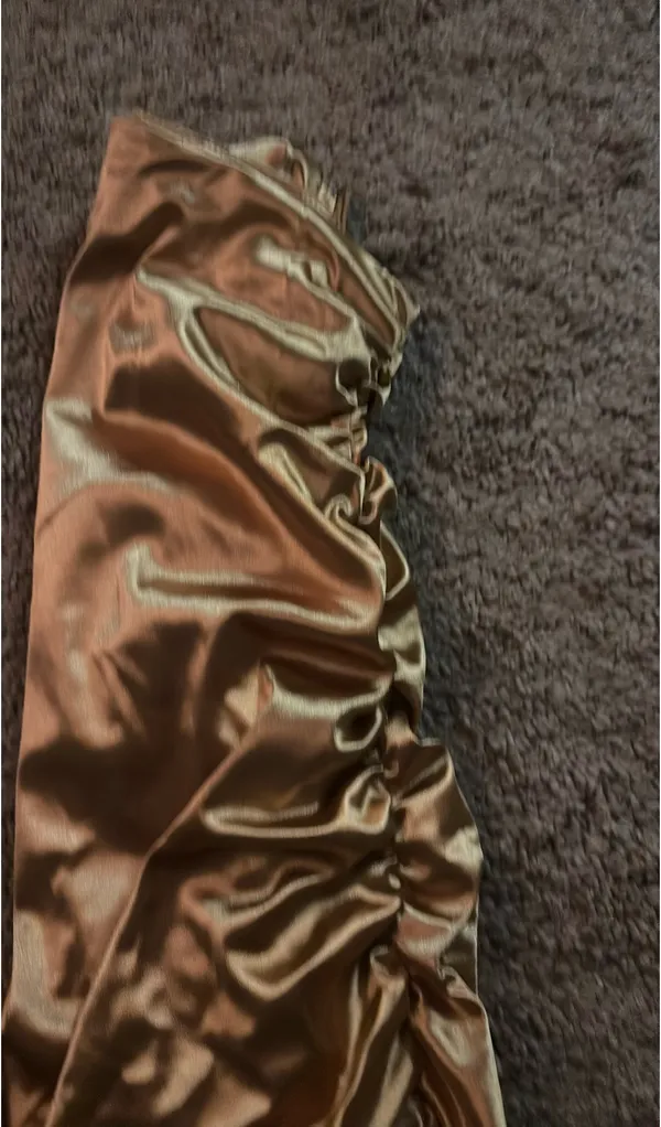 Gold ruffled skirt - Image 3
