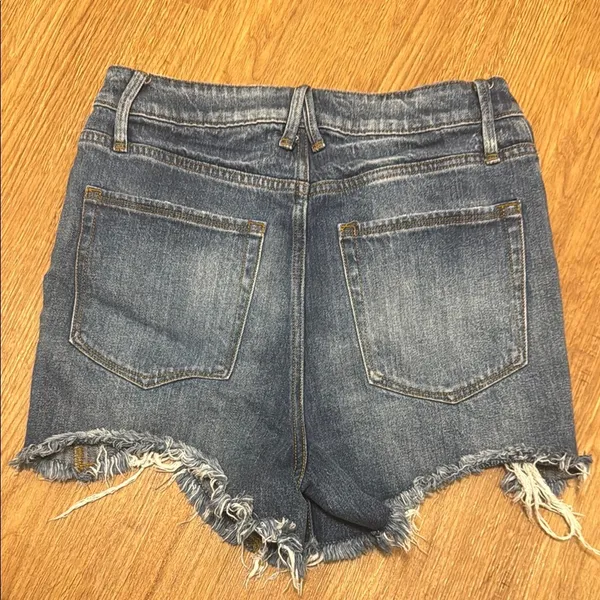 Good American Size 6/28 Bombshell Distressed Cutoff Shorts Blue646 Denim - Image 6