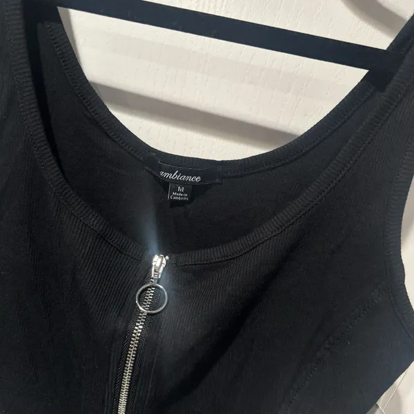 Black crop top Size M - Image 2