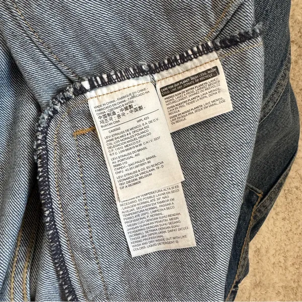 Levi’s Denim Blue Jean Jacket Women’s S - Image 7