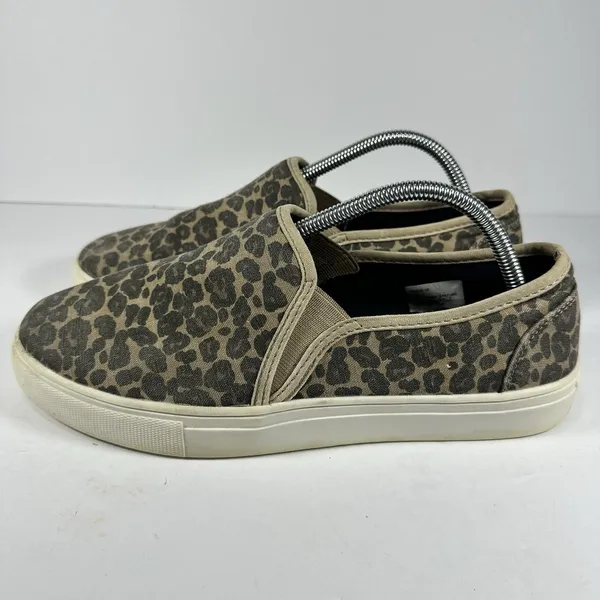Magellan Outdoors Women's Size 10B Leopard Print Canvas Slip-On Sneakers 164070 - Image 2