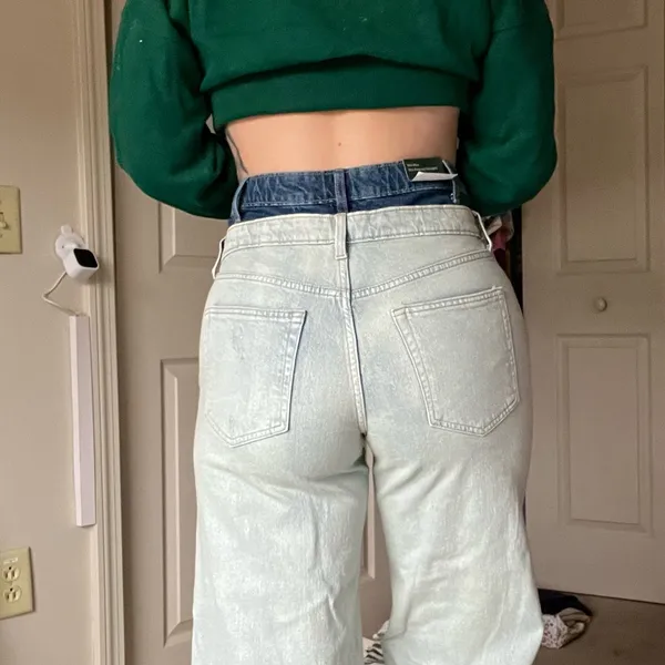 Target High Rise Blue and White Jeans - Image 3