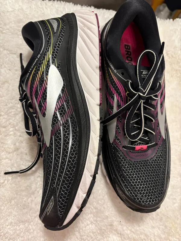 Brooks black and white Sneakers Running shoes Sz. 8 - Image 2