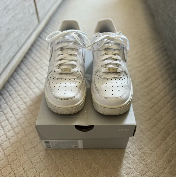 Nike Air Force 1 - Image 4