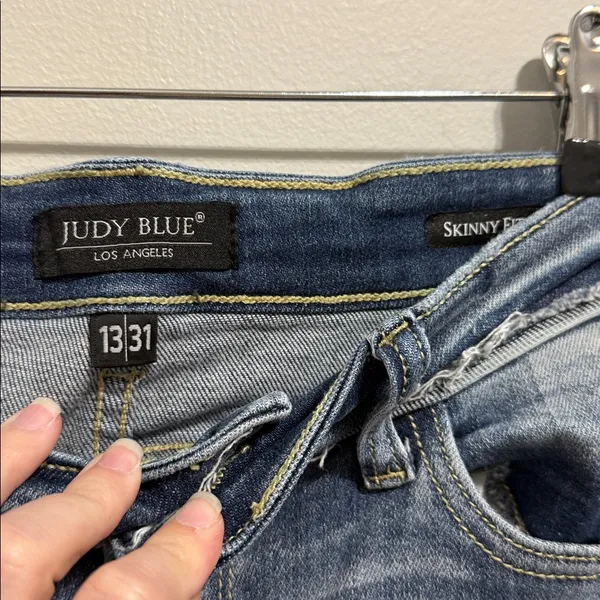 Judy Blue Light Wash Distressed Hem High Rise Skinny Fit Jeans Size 13/31 - Image 4