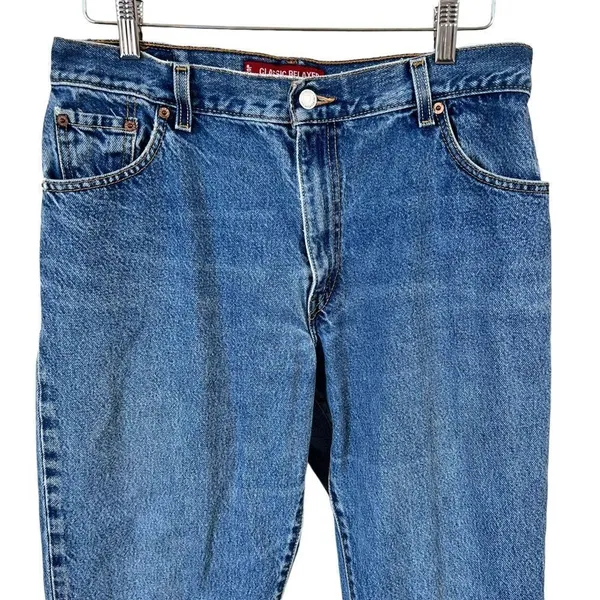 Levi’s Y2K Relaxed Fit Tapered 550 Jeans - Image 3