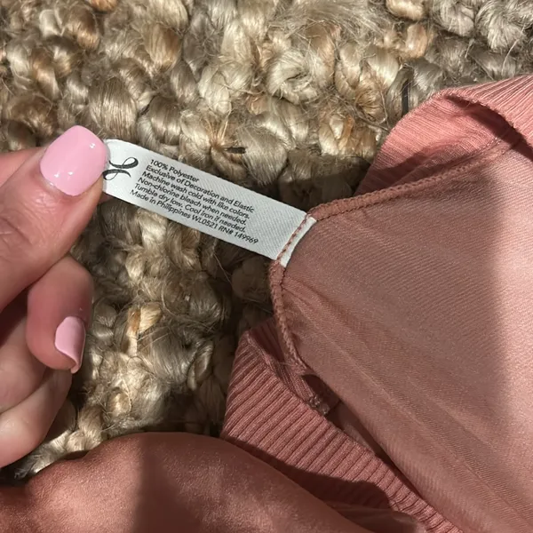 Lively Blush Pink Two Piece Satin Lounge Set Size Small - Image 7