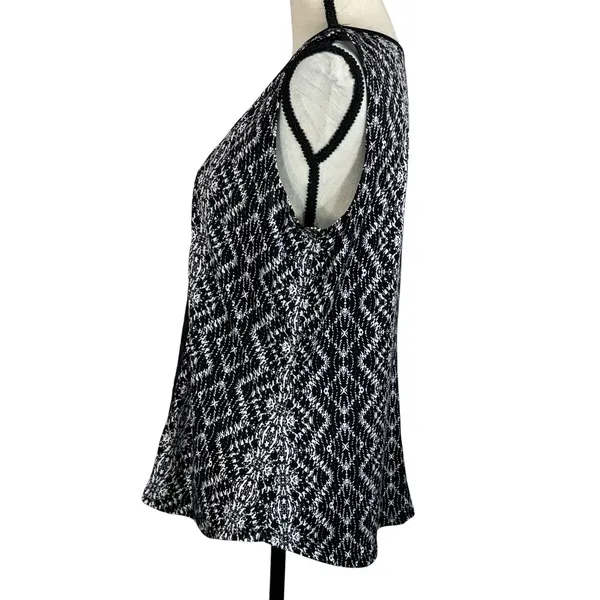 Susan Lawrence Large Top Sleeveless Stretch Scoop Neck Lace Accent Pullover - Image 5